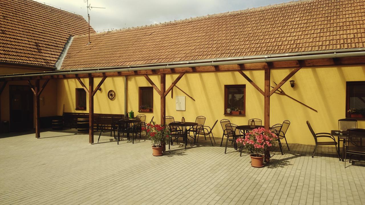 Sedlecky Dvur Sedlec (Breclav) Exterior foto